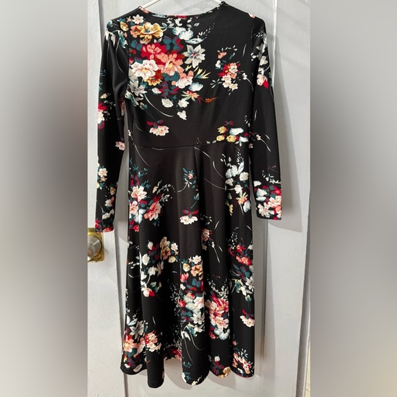 NWOT SHEIN Floral Black Dress - Picture 2 of 3